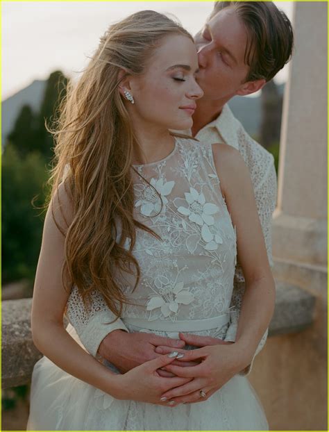 joey king hochzeit|Joey King and Steven Piet’s Mallorca Wedding。